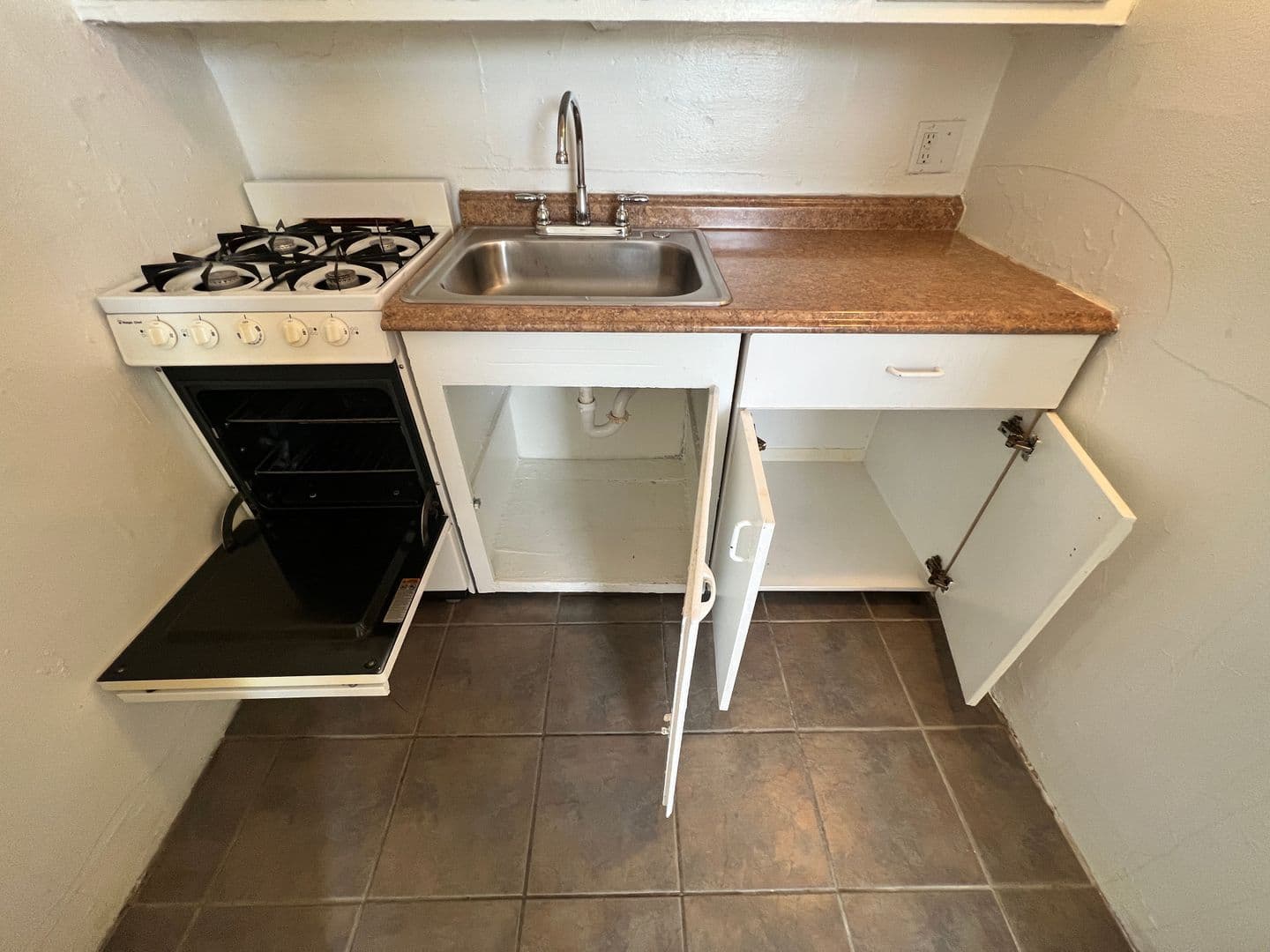 St. Louis Apartment: 4066 Lindell Blvd.