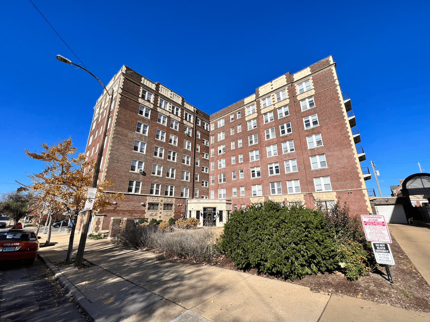 St. Louis Apartment: 3853 Lindell Boulevard