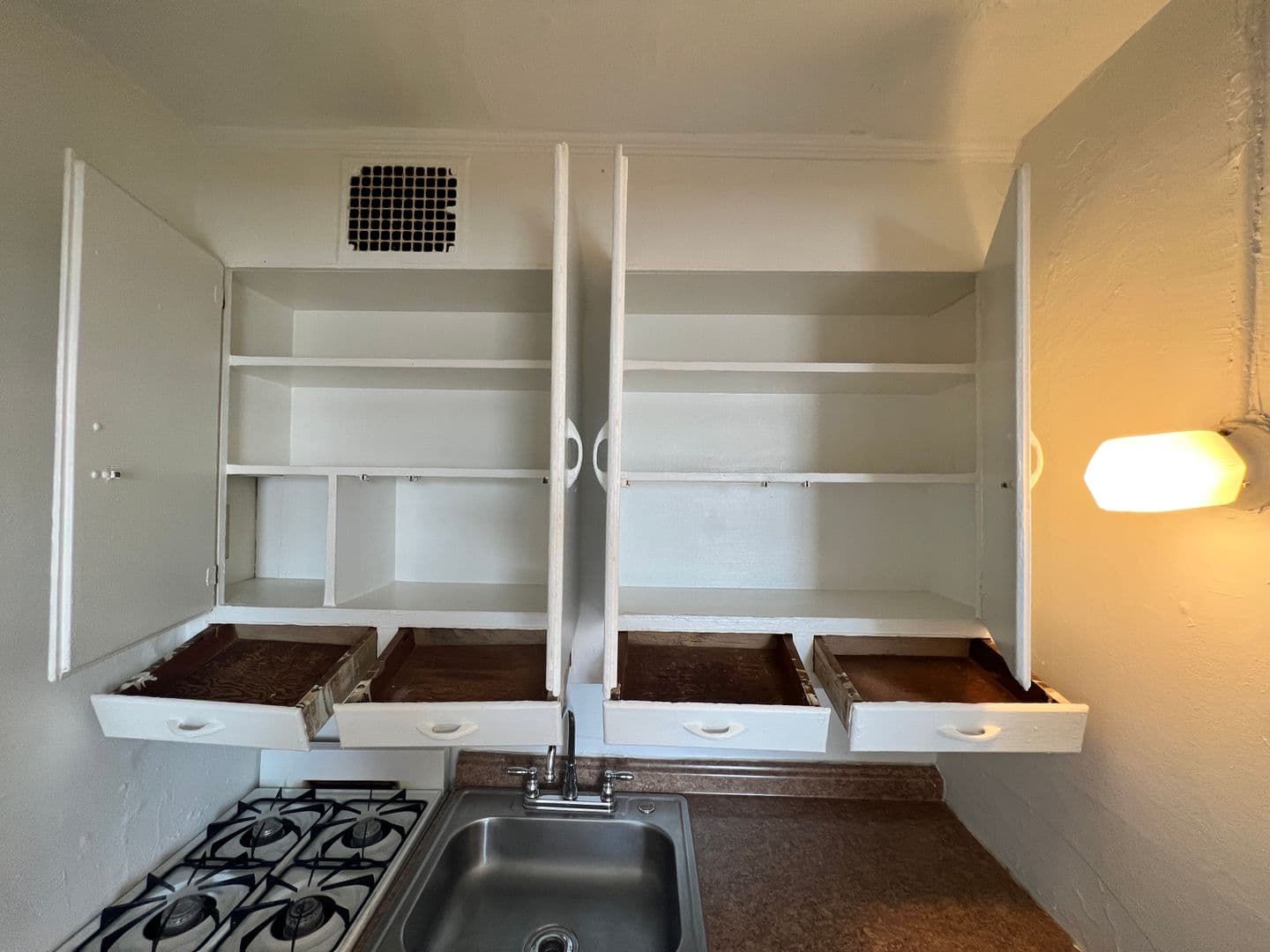 St. Louis Apartment: 4066 Lindell Blvd.