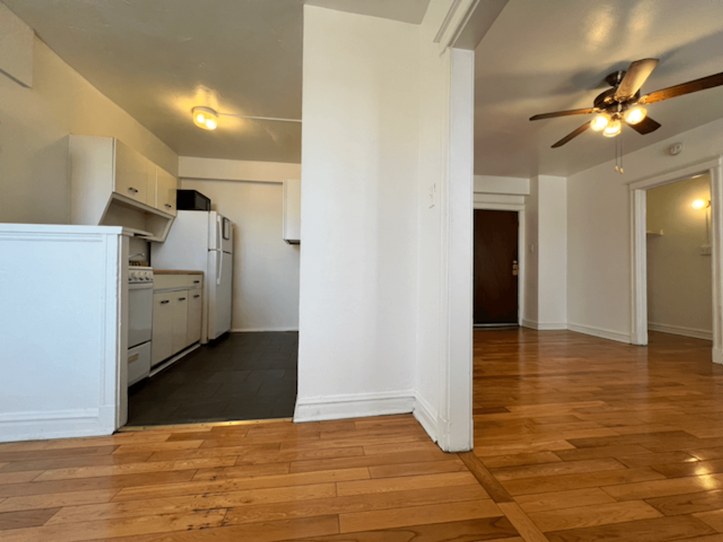St. Louis Apartment: 3853 Lindell Boulevard