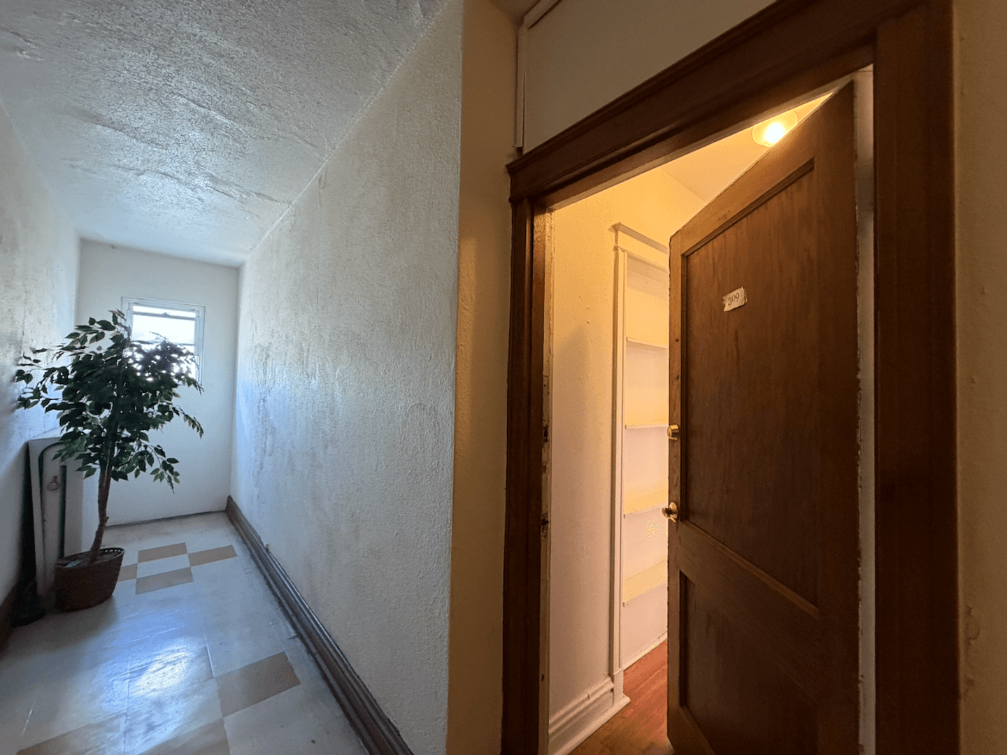 St. Louis Apartment: 3853 Lindell Boulevard