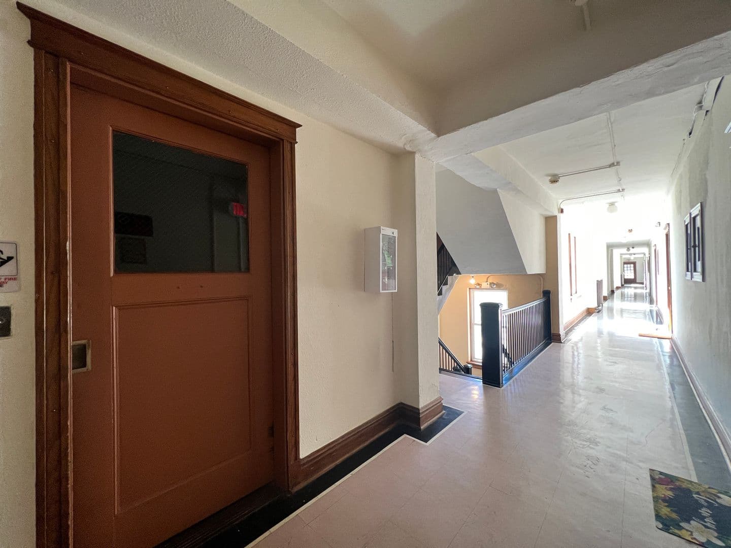 St. Louis Apartment: 4066 Lindell Blvd.