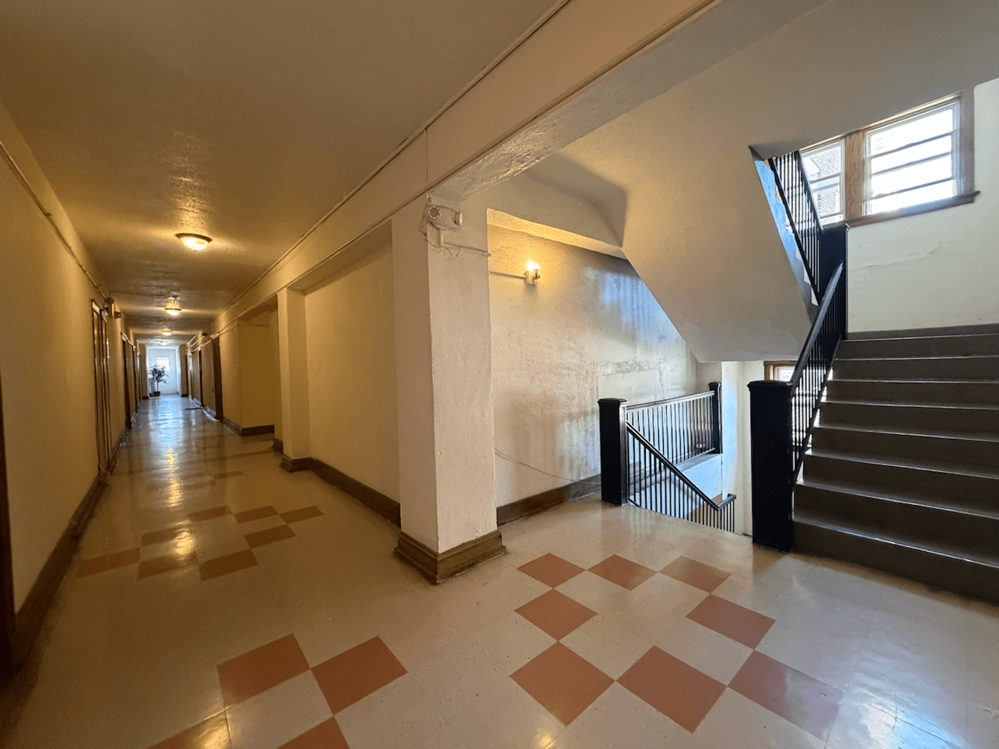 St. Louis Apartment: 3853 Lindell Boulevard