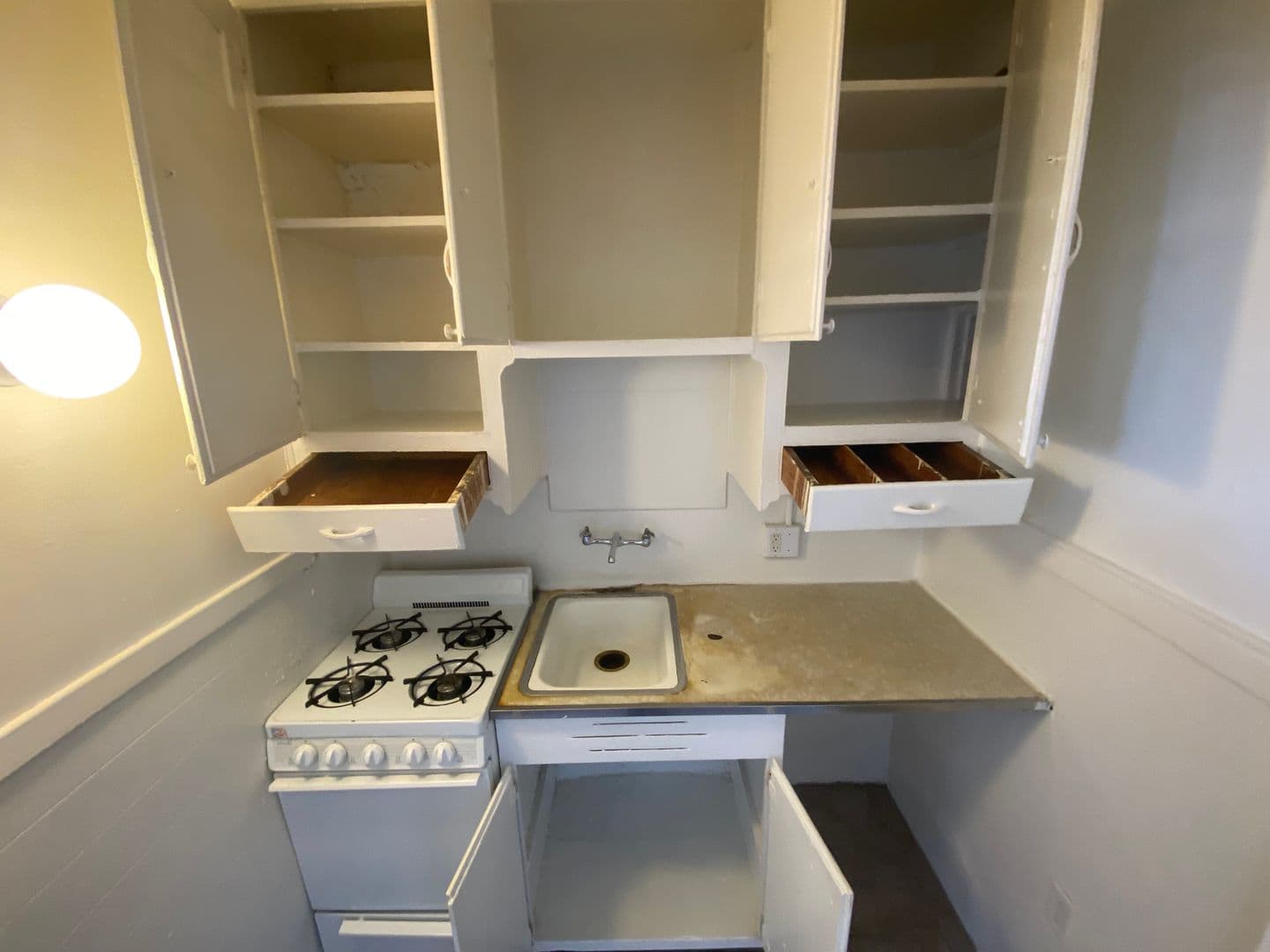 St. Louis Apartment: 4066 Lindell Blvd.