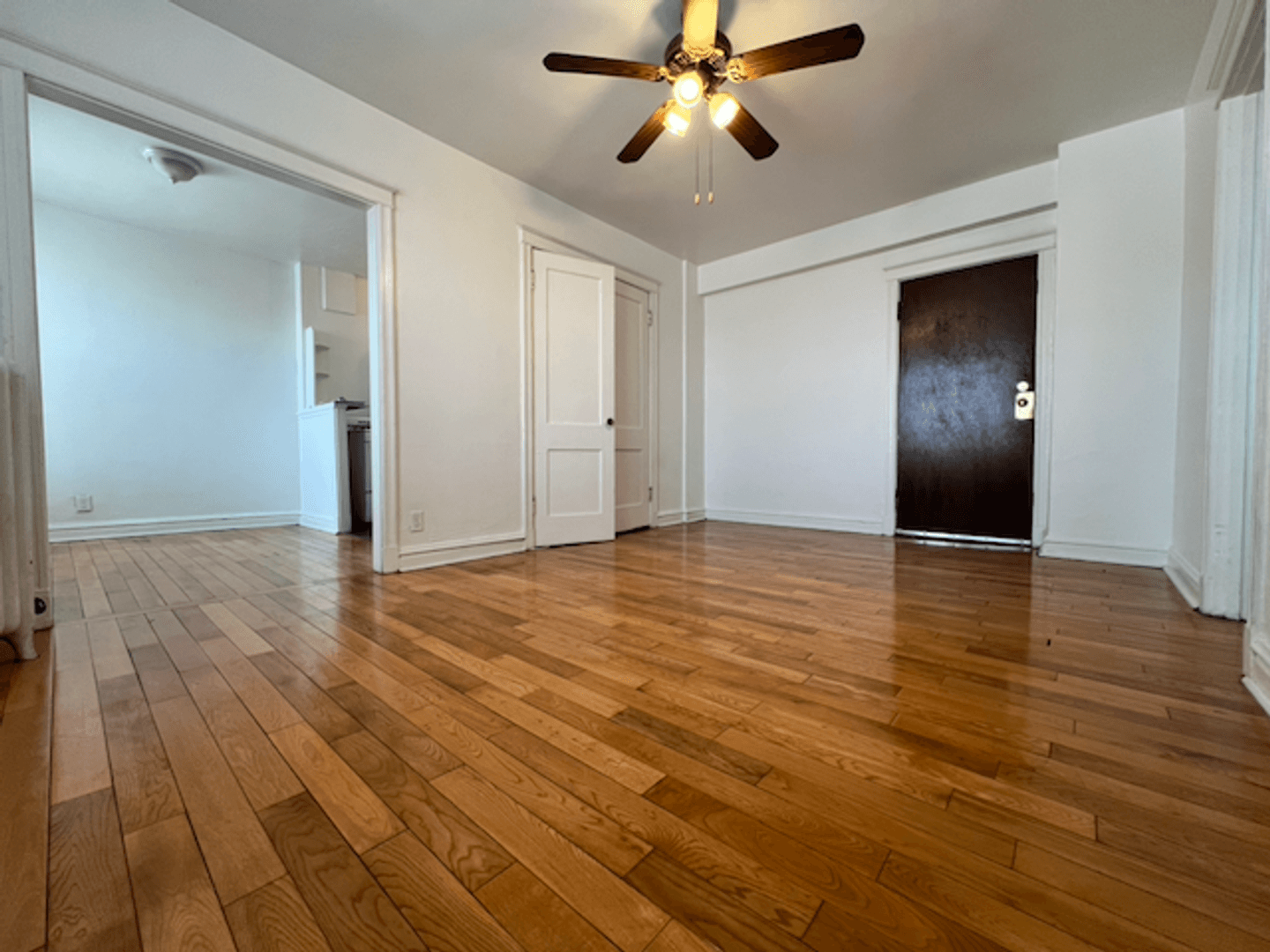 St. Louis Apartment: 3853 Lindell Boulevard
