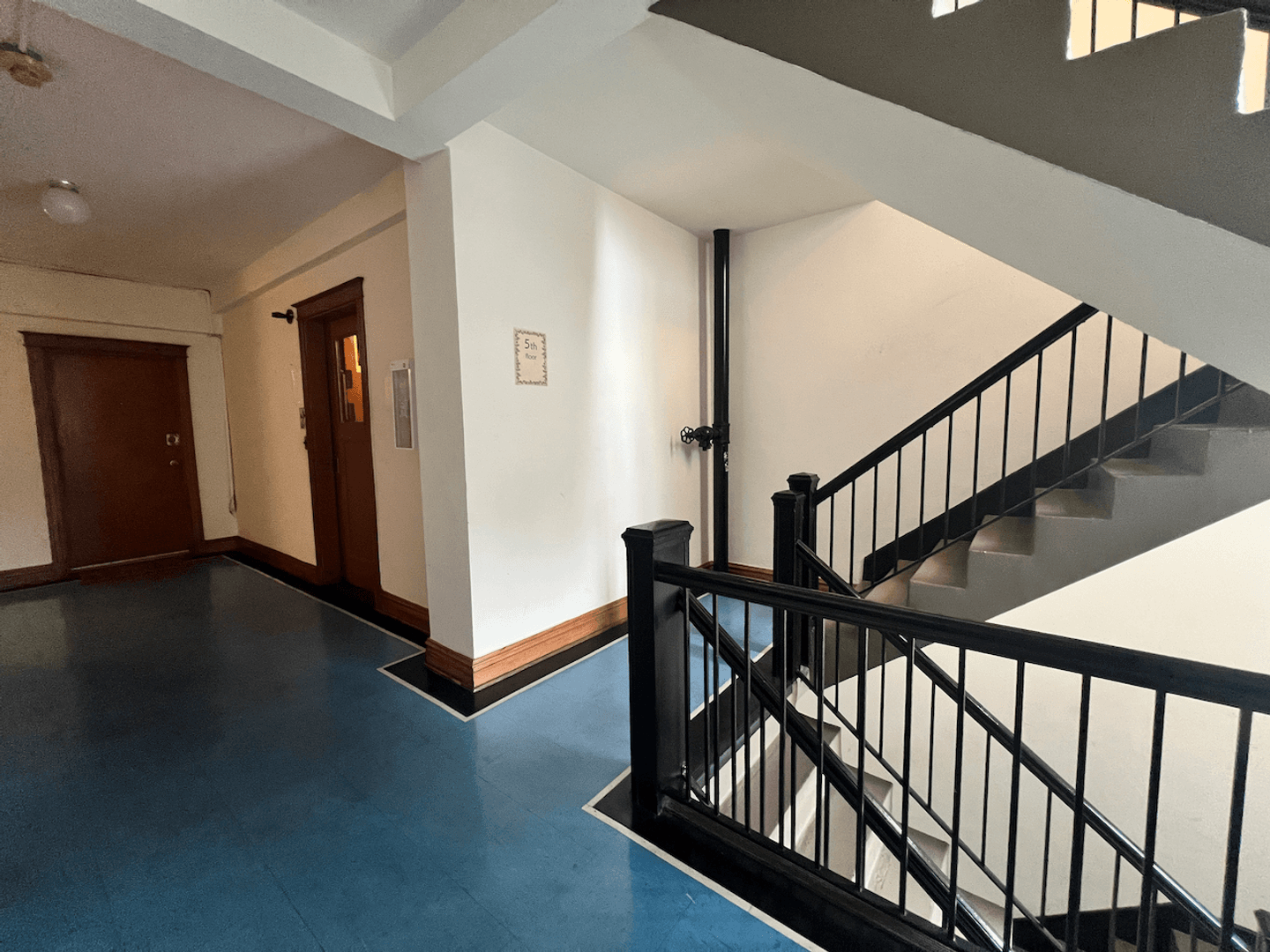 St. Louis Apartment: 4066 Lindell Blvd.