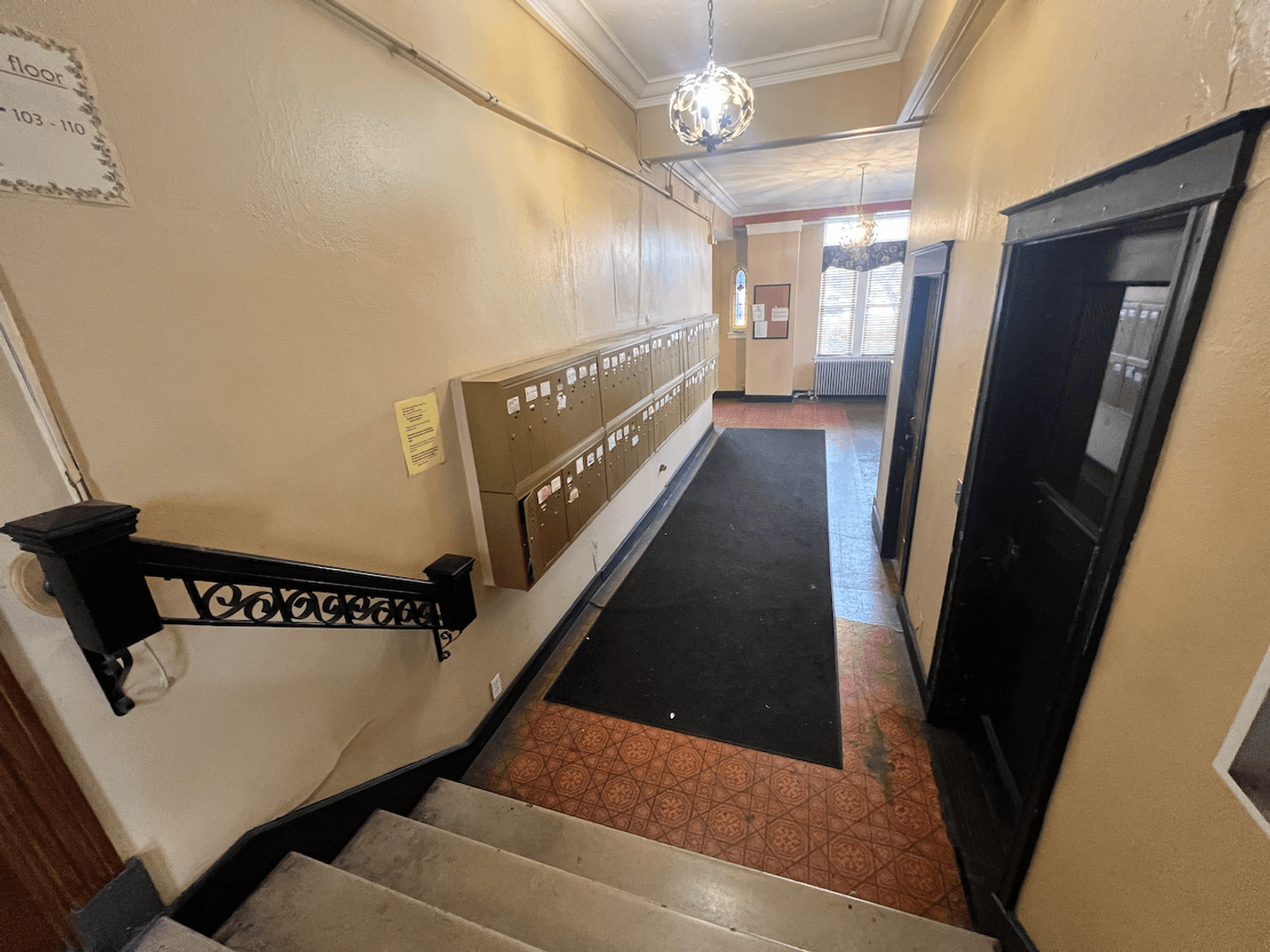 St. Louis Apartment: 4066 Lindell Blvd.