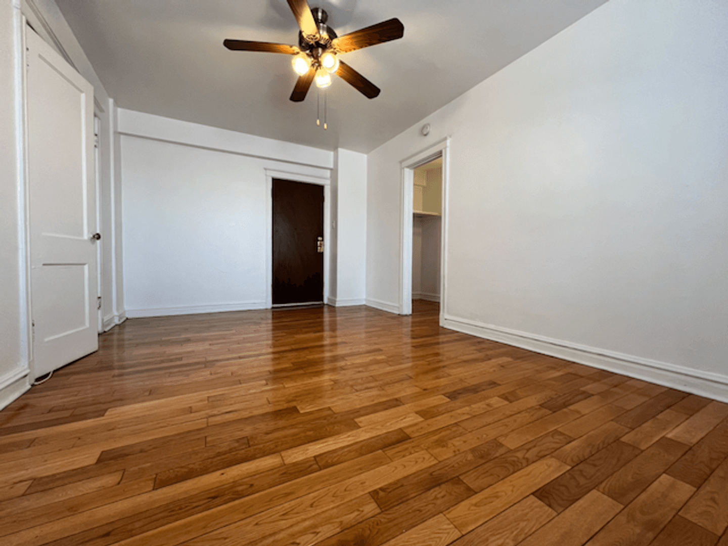 St. Louis Apartment: 3853 Lindell Boulevard