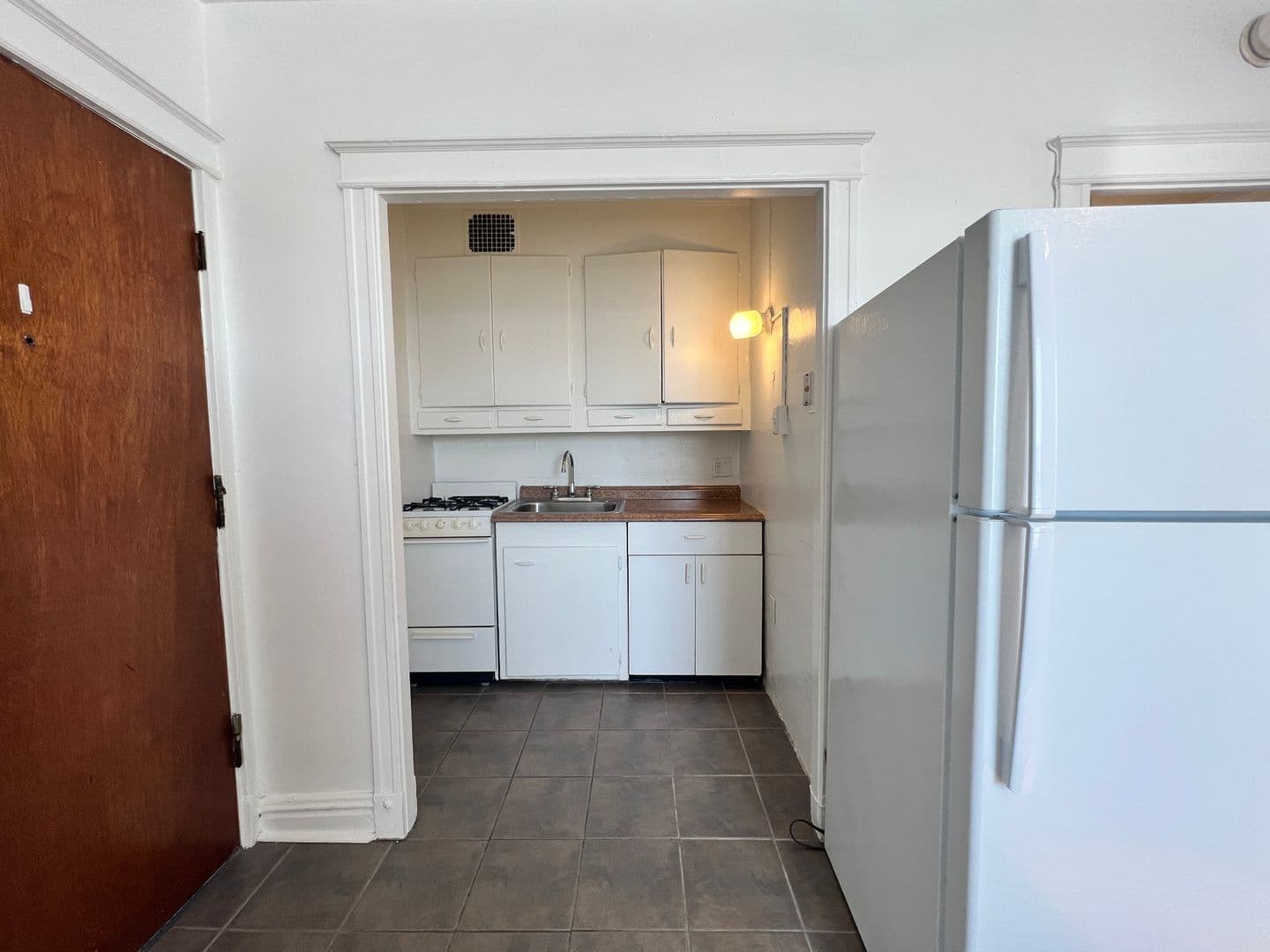 St. Louis Apartment: 4066 Lindell Blvd.