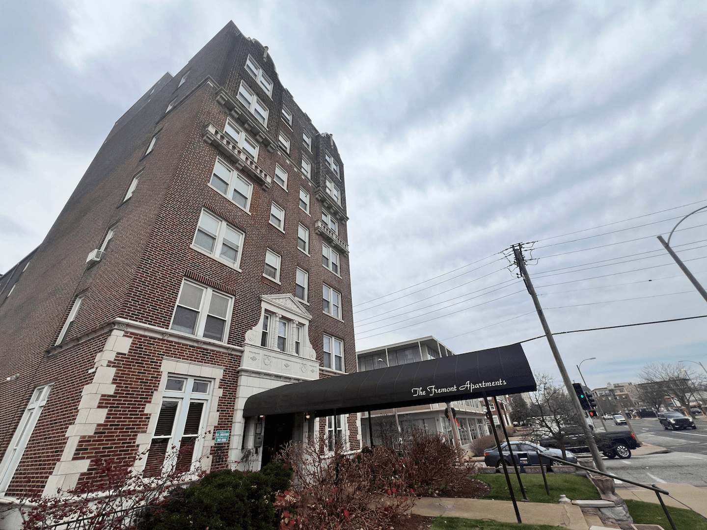 St. Louis Apartment: 4066 Lindell Blvd.