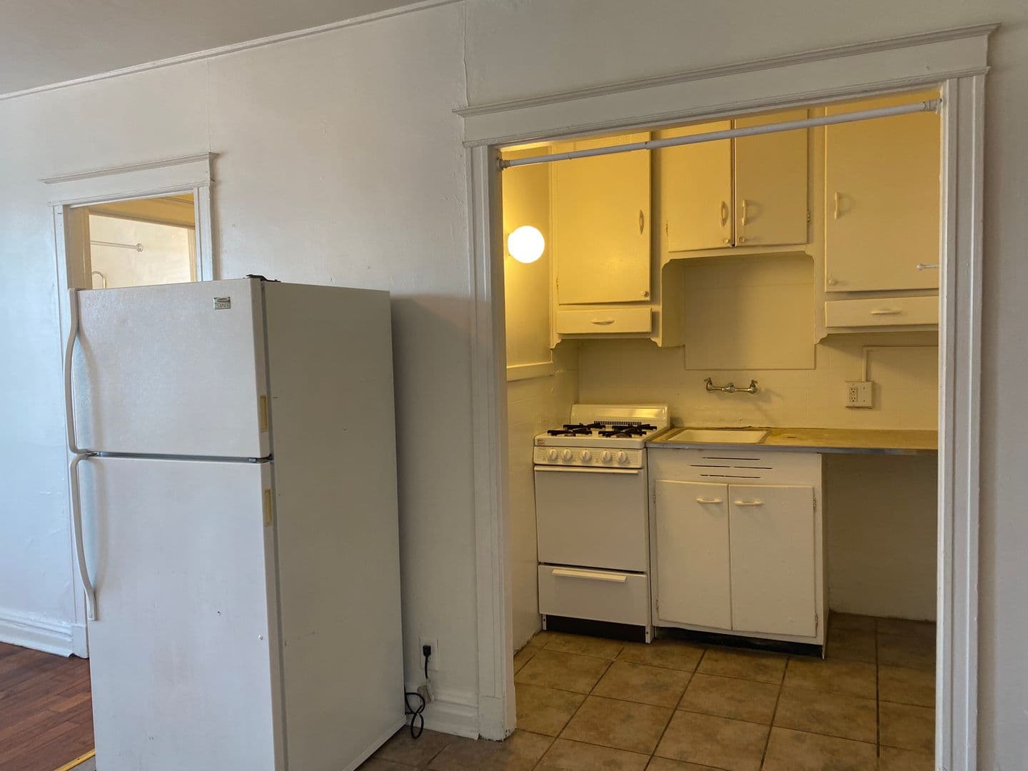 St. Louis Apartment: 4066 Lindell Blvd.