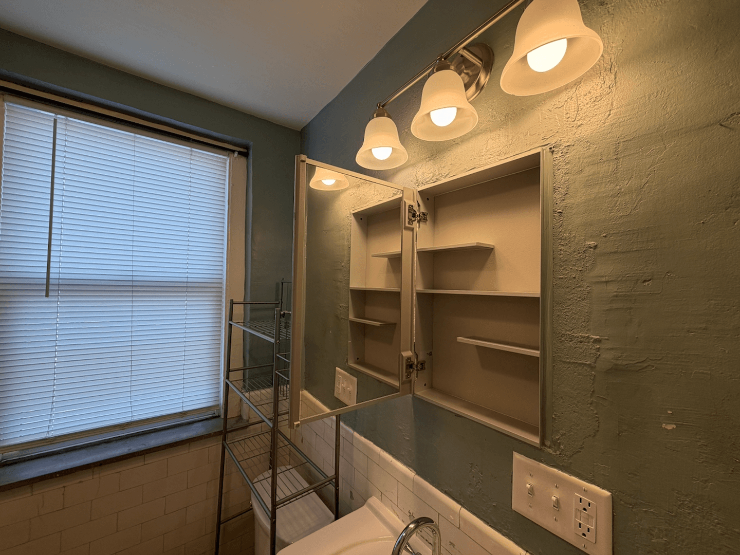 St. Louis Apartment: 3853 Lindell Boulevard