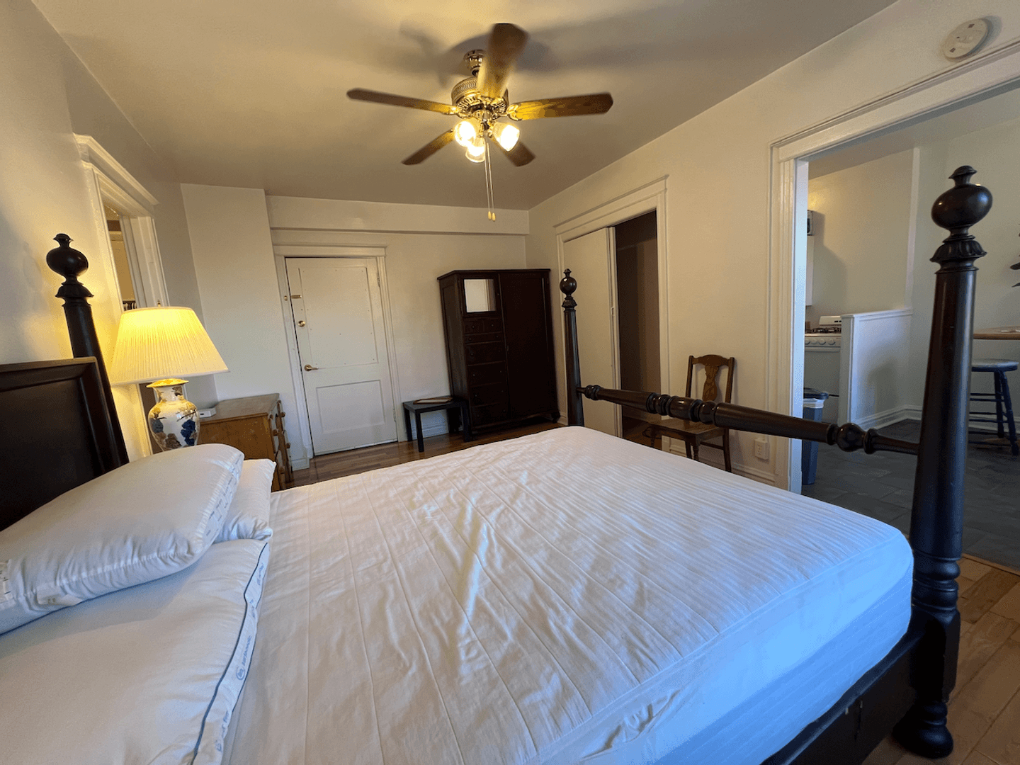 St. Louis Apartment: 3853 Lindell Boulevard