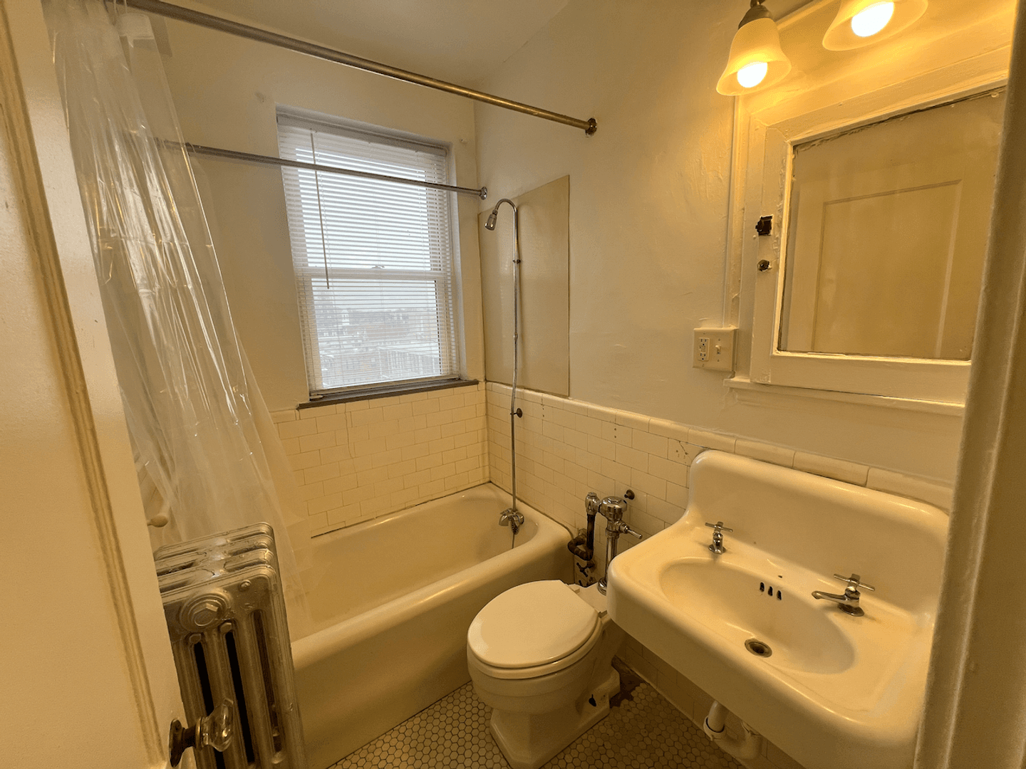 St. Louis Apartment: 4066 Lindell Blvd.