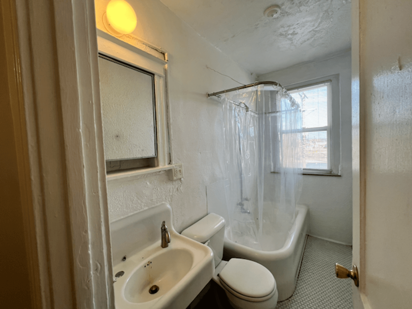 St. Louis Apartment: 3853 Lindell Boulevard