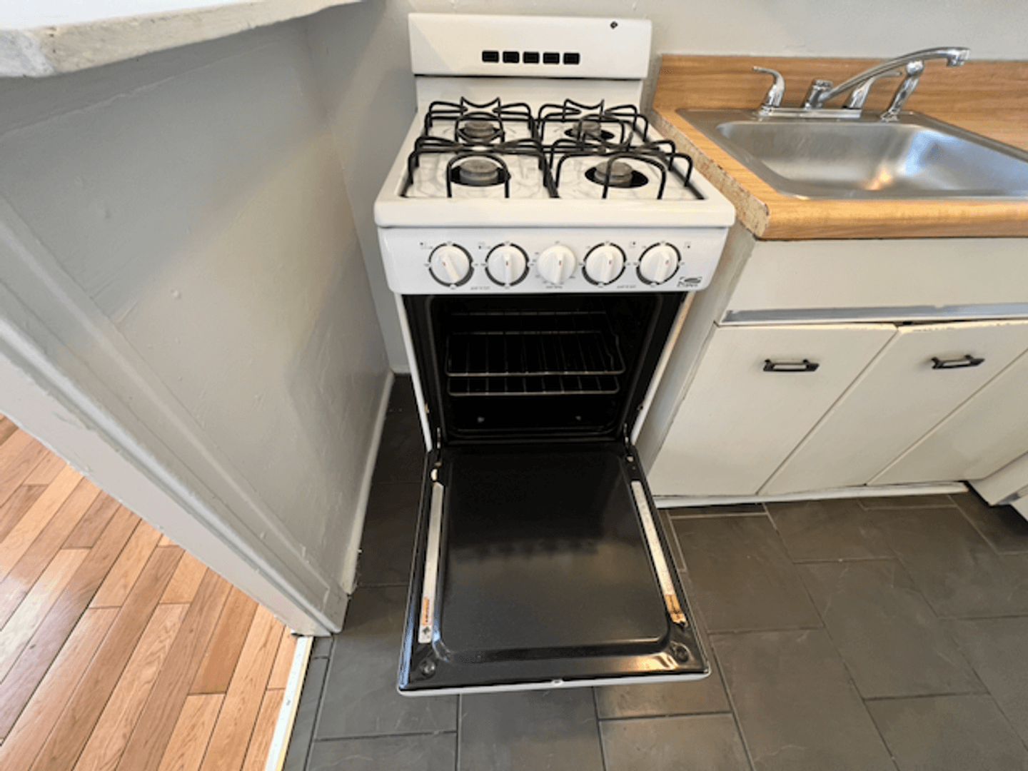 St. Louis Apartment: 3853 Lindell Boulevard