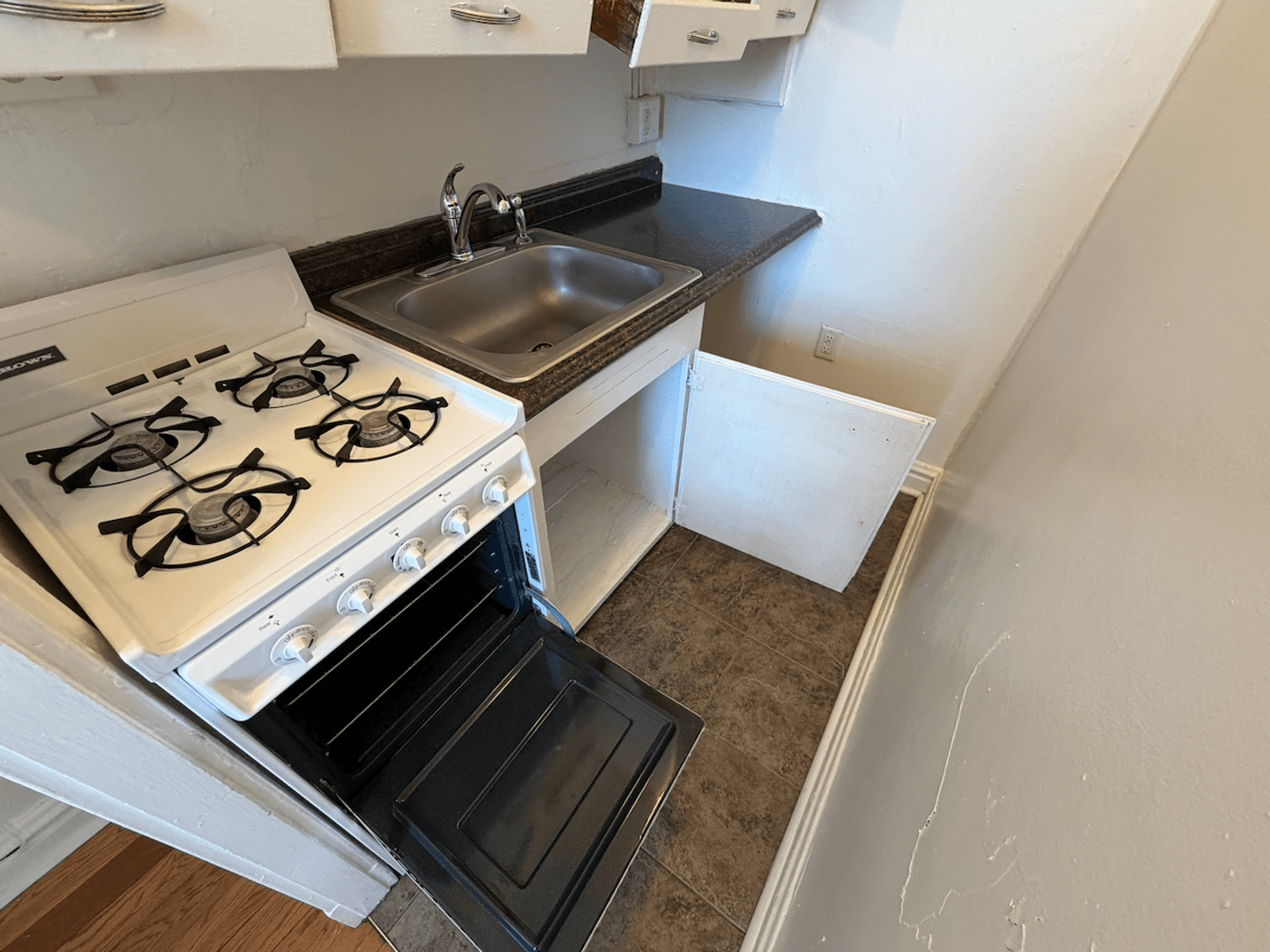 St. Louis Apartment: 4066 Lindell Blvd.