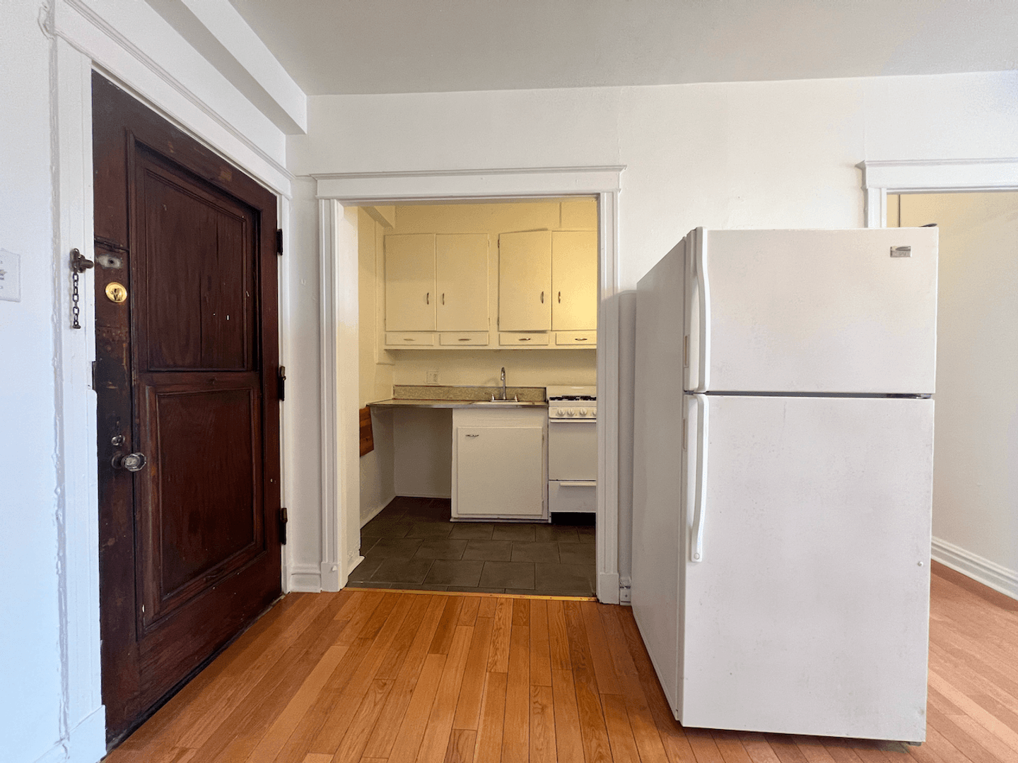 St. Louis Apartment: 4066 Lindell Blvd.