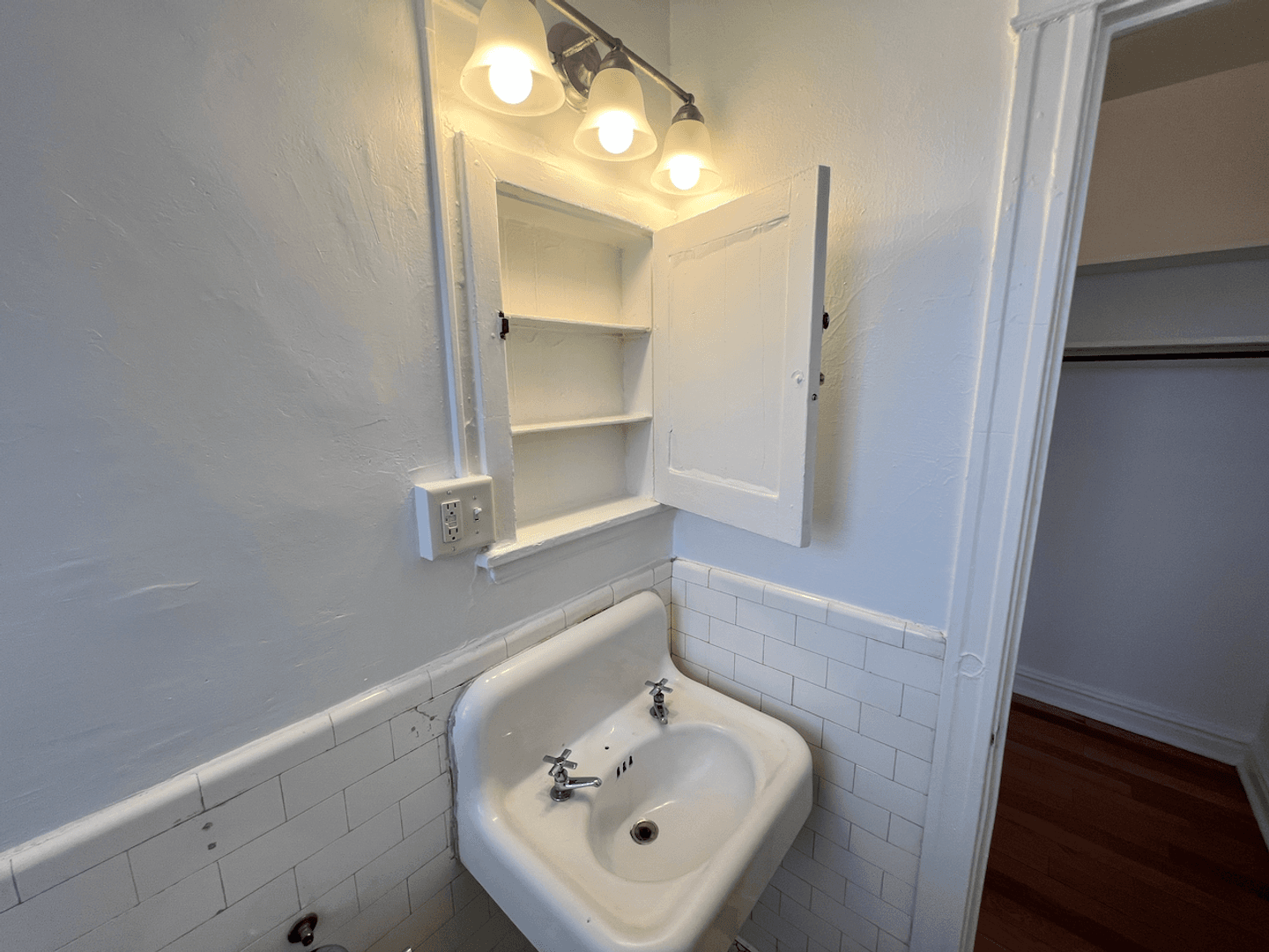 St. Louis Apartment: 4066 Lindell Blvd.