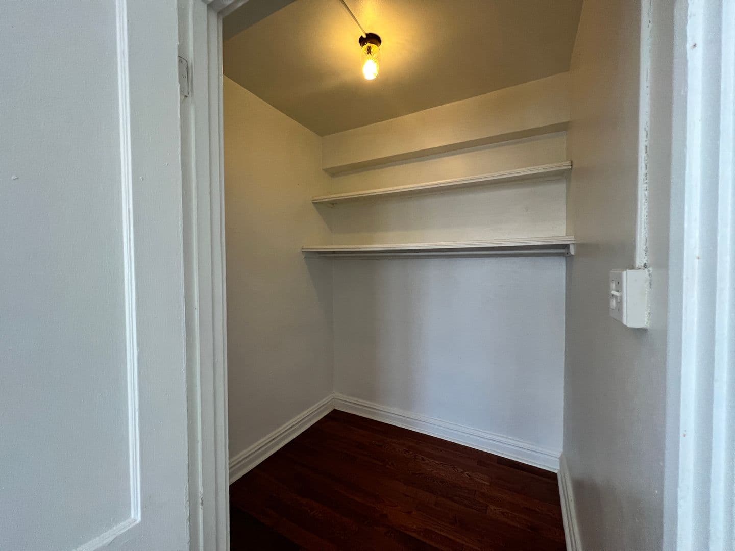 St. Louis Apartment: 4066 Lindell Blvd.