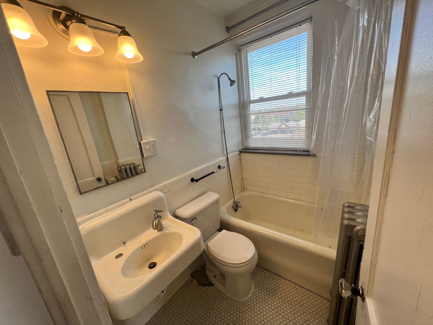 St. Louis Apartment: 4066 Lindell Blvd.