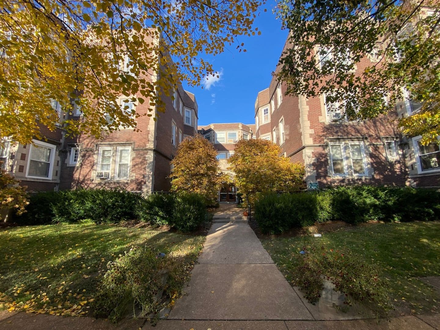 St. Louis Apartment: 4917-19 McPherson Avenue