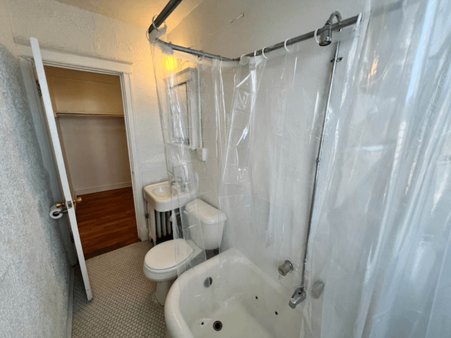 St. Louis Apartment: 3853 Lindell Boulevard