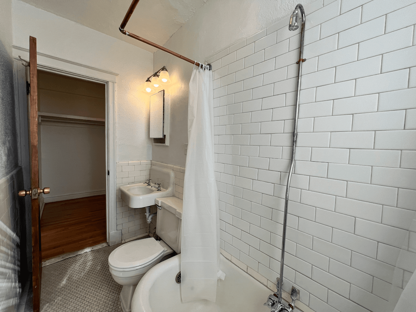 St. Louis Apartment: 3853 Lindell Boulevard