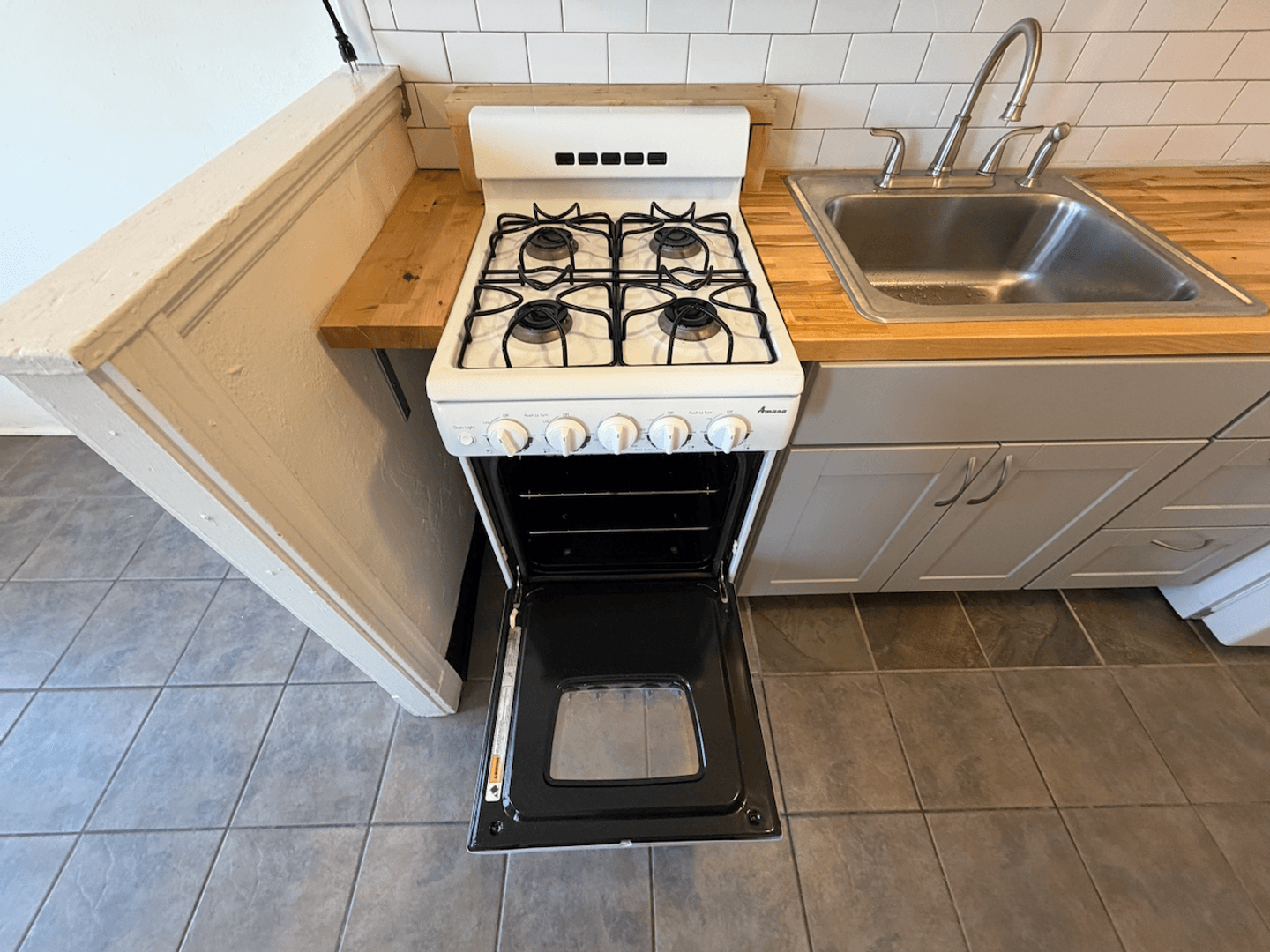St. Louis Apartment: 3853 Lindell Boulevard