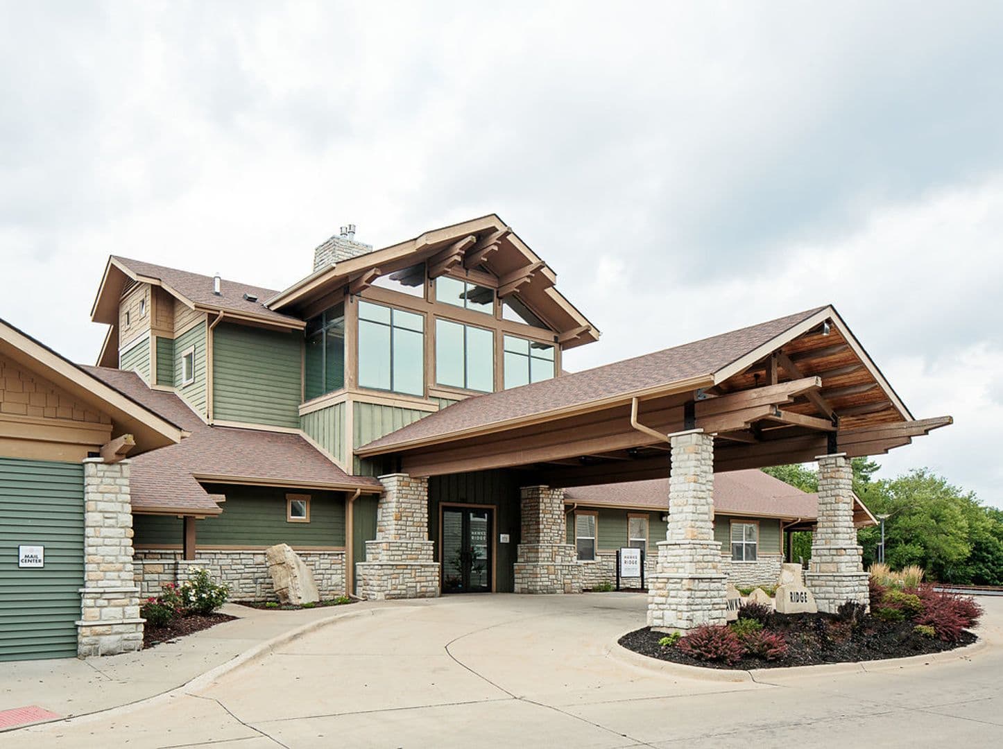 Iowa City Apartment: 100 Hawk Ridge Drive