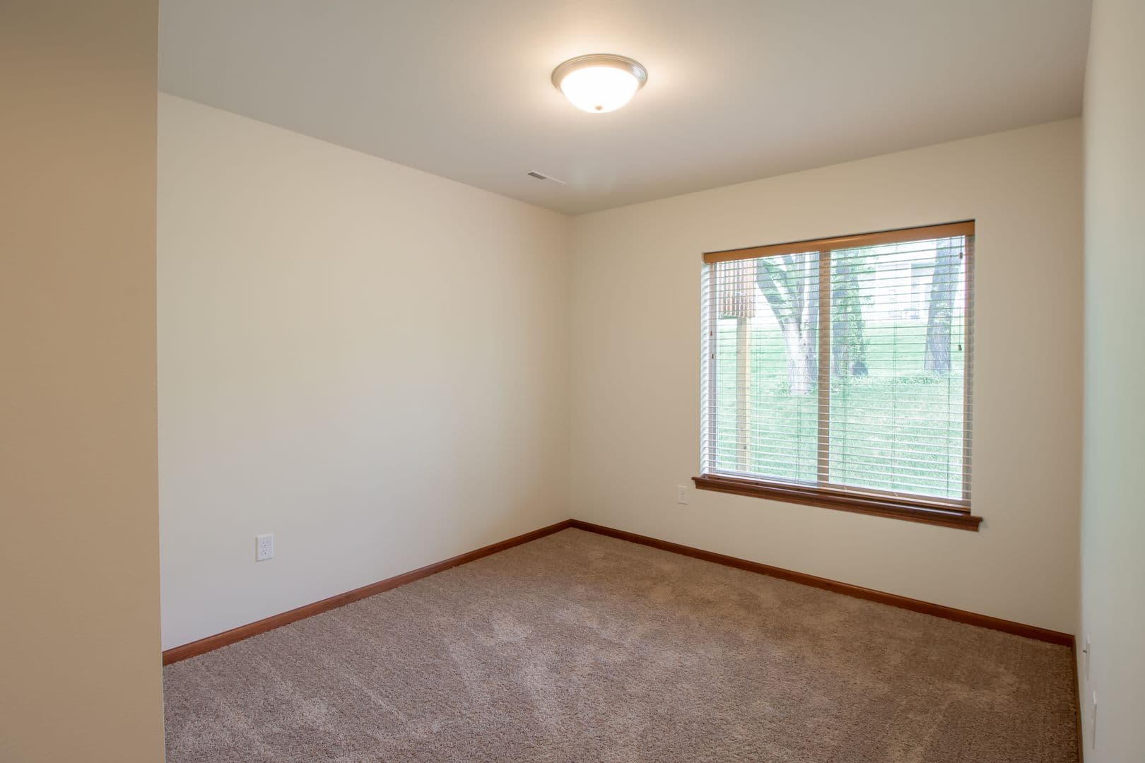 Tiffin Apartment: 590 Calla Lily Way
