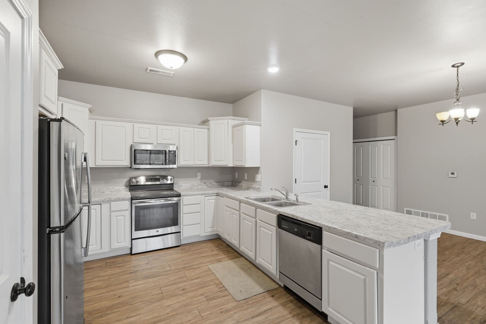 Iowa City Apartment: 3432 Eastbrook St.
