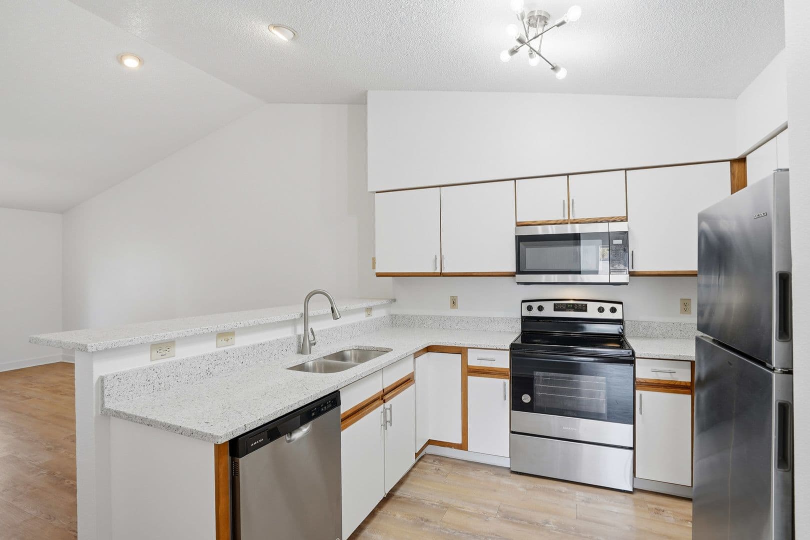 Iowa City Apartment: 2001 - 2167 Keokuk Street
