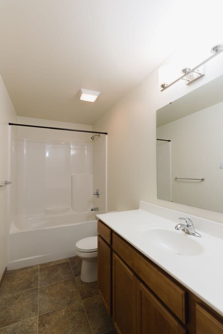 Tiffin Apartment: 590 Calla Lily Way