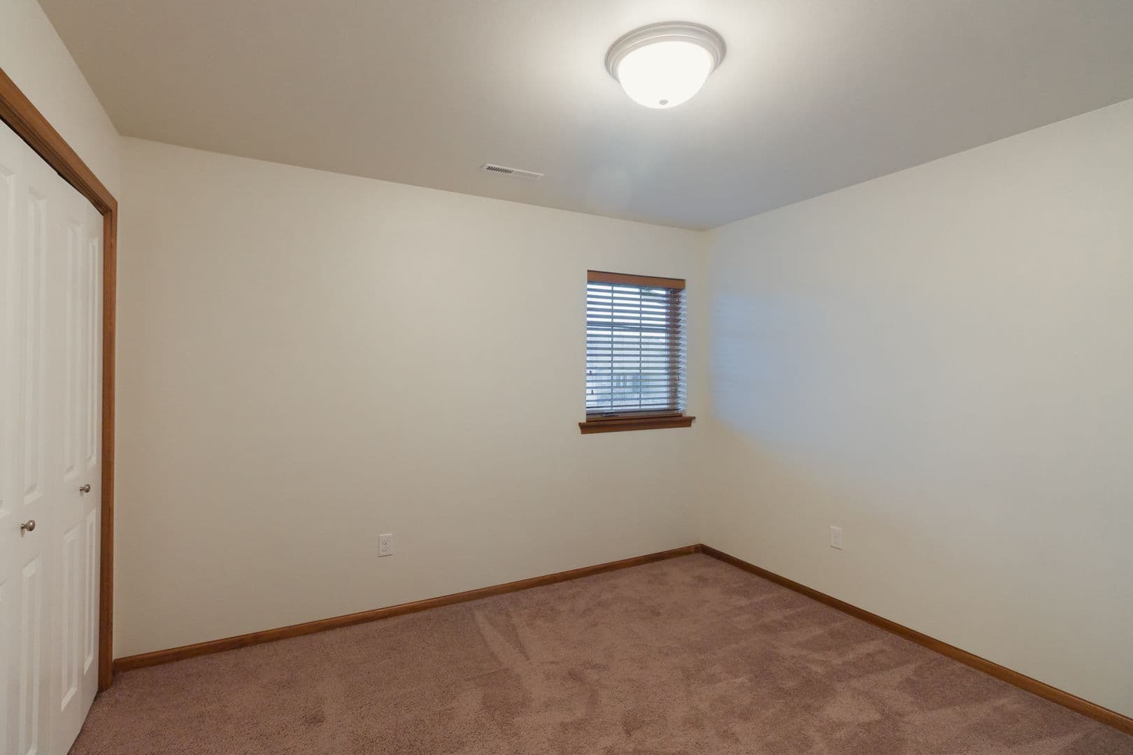 Tiffin Apartment: 590 Calla Lily Way