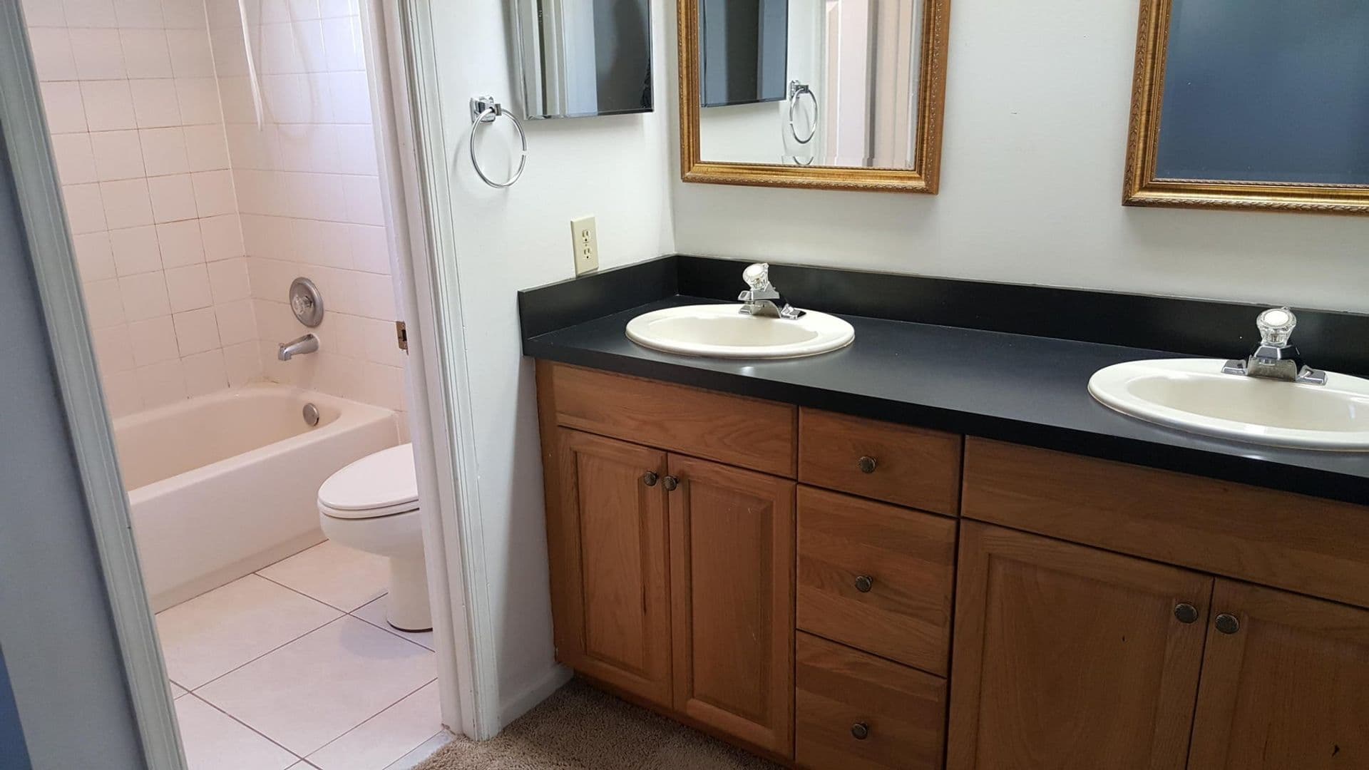 Wellington Apartment: 11868 Sturbridge Lane