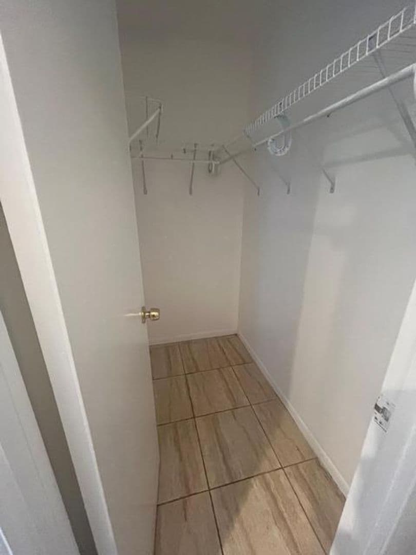 West Palm Beach Apartment: 480 Executive Center Drive