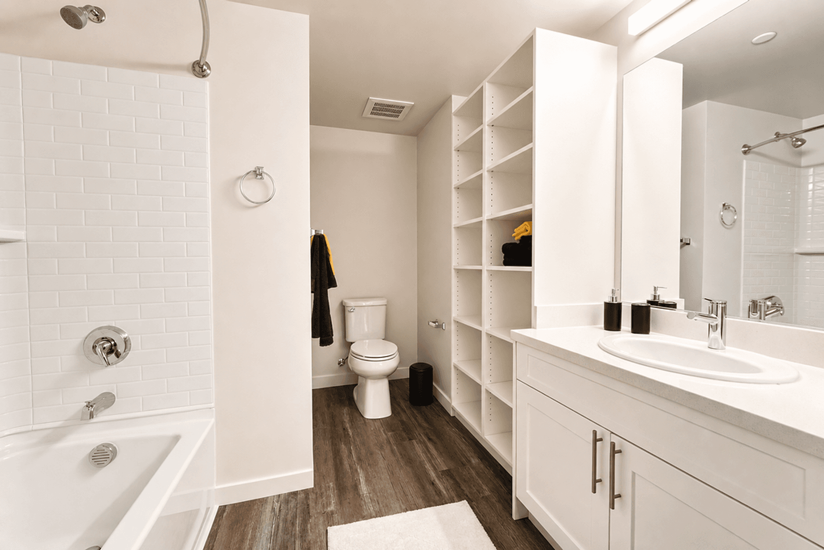 Berkeley Apartment: 2077 Haste St