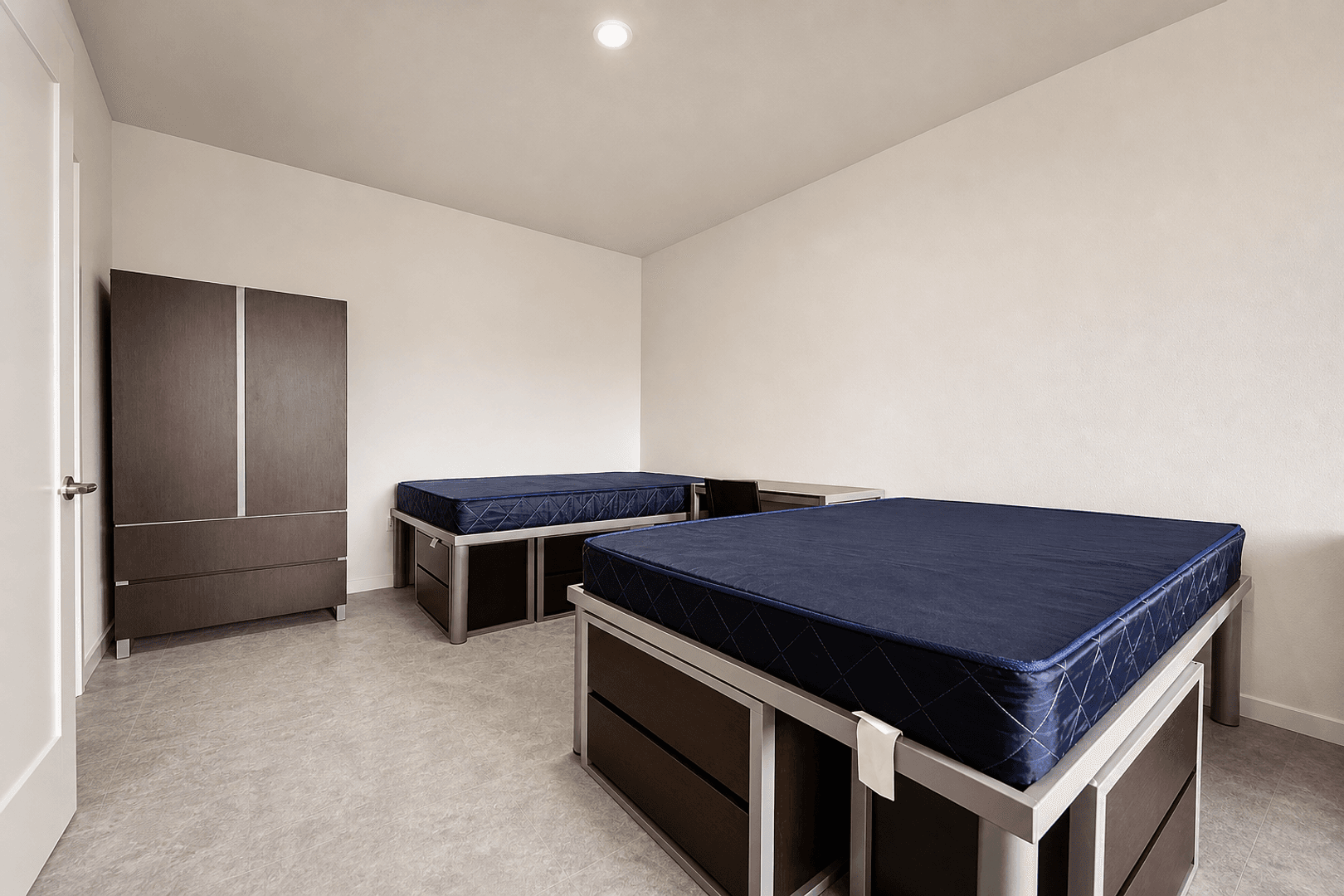 Berkeley Apartment: 2077 Haste St