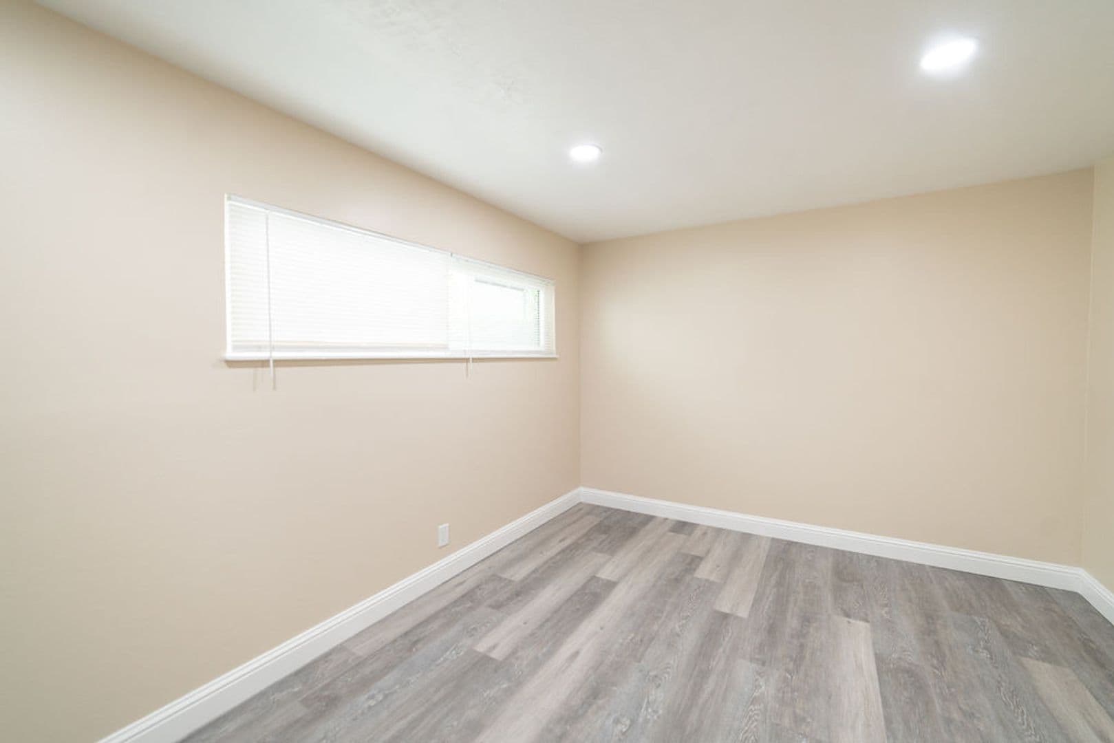 Oakland Apartment: 200 East 15th Street