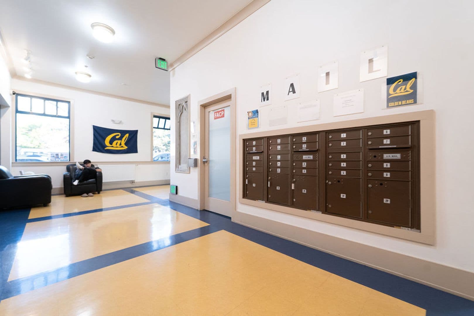 Berkeley Apartment: 2398 Bancroft Way