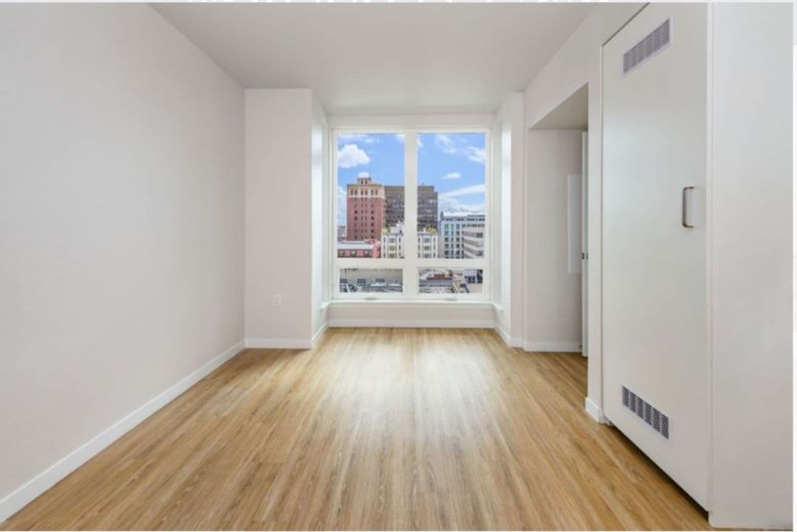 Berkeley Apartment: 2067 University Ave