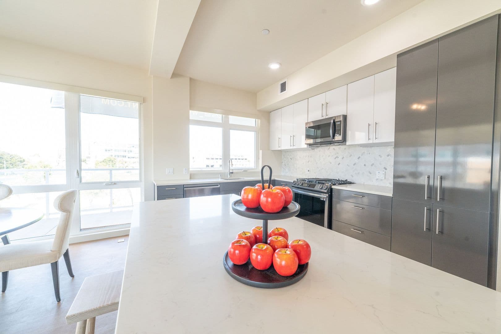 Oakland Apartment: 240 W. MacArthur Blvd
