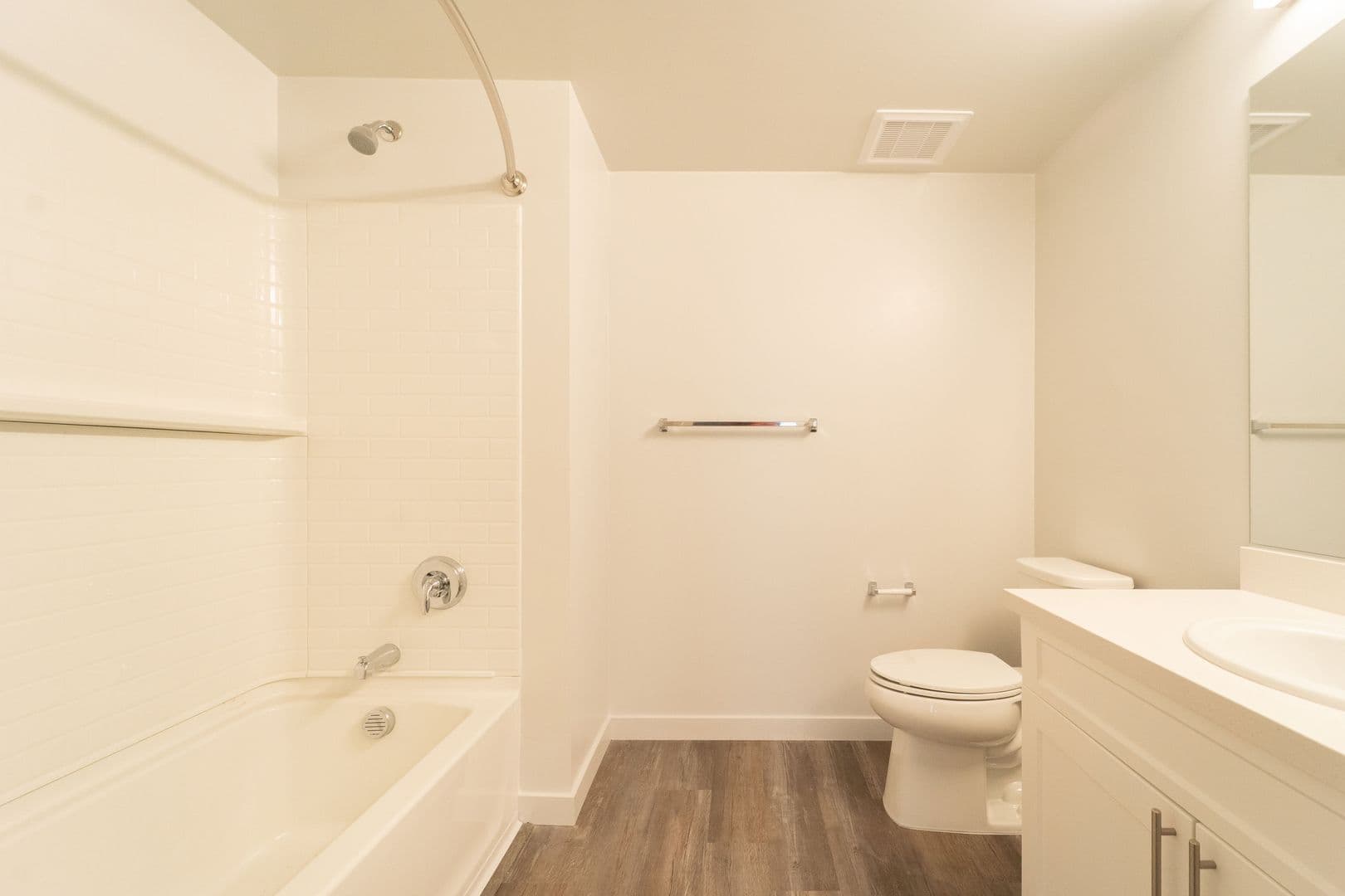 Berkeley Apartment: 2077 Haste St