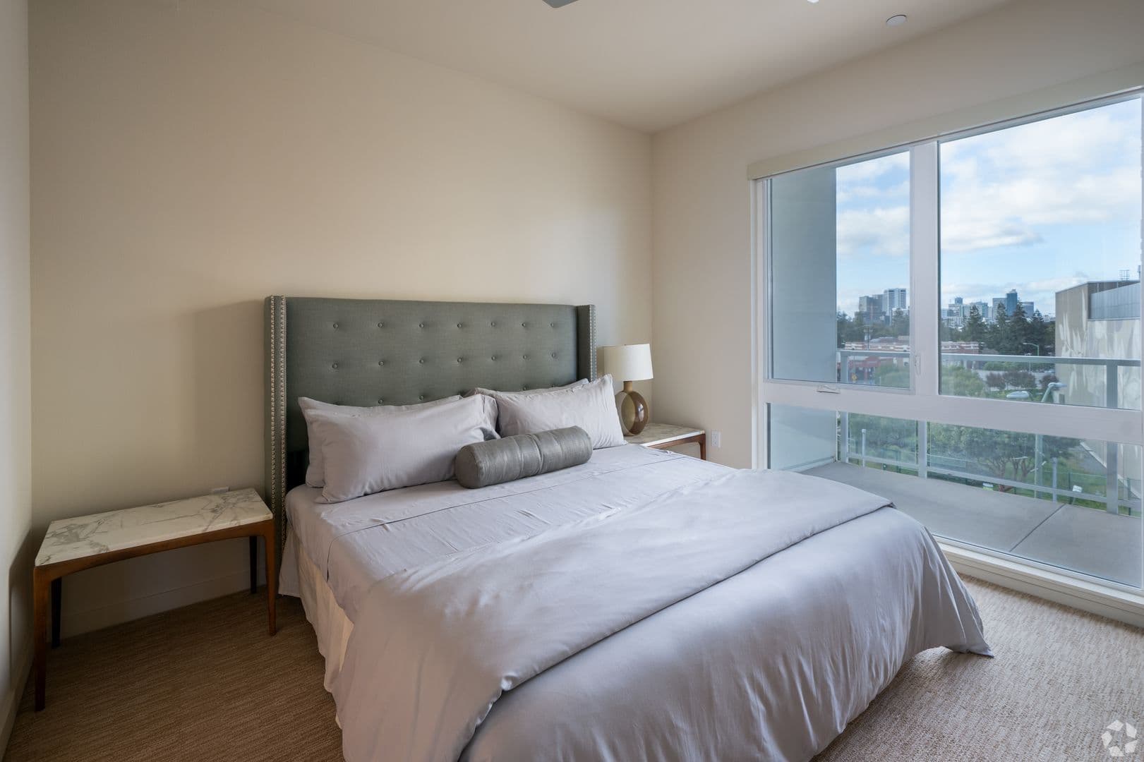 Oakland Apartment: 240 W. MacArthur Blvd