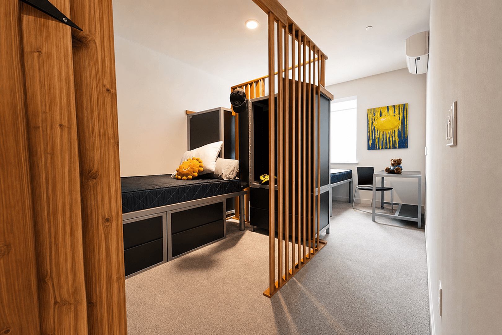 Berkeley Apartment: 2077 Haste St