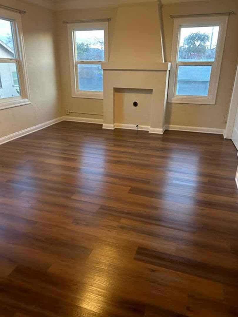 Pittsburg Apartment: 45 W. Tenth st.