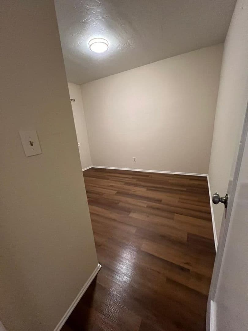 Pittsburg Apartment: 45 W. Tenth st.