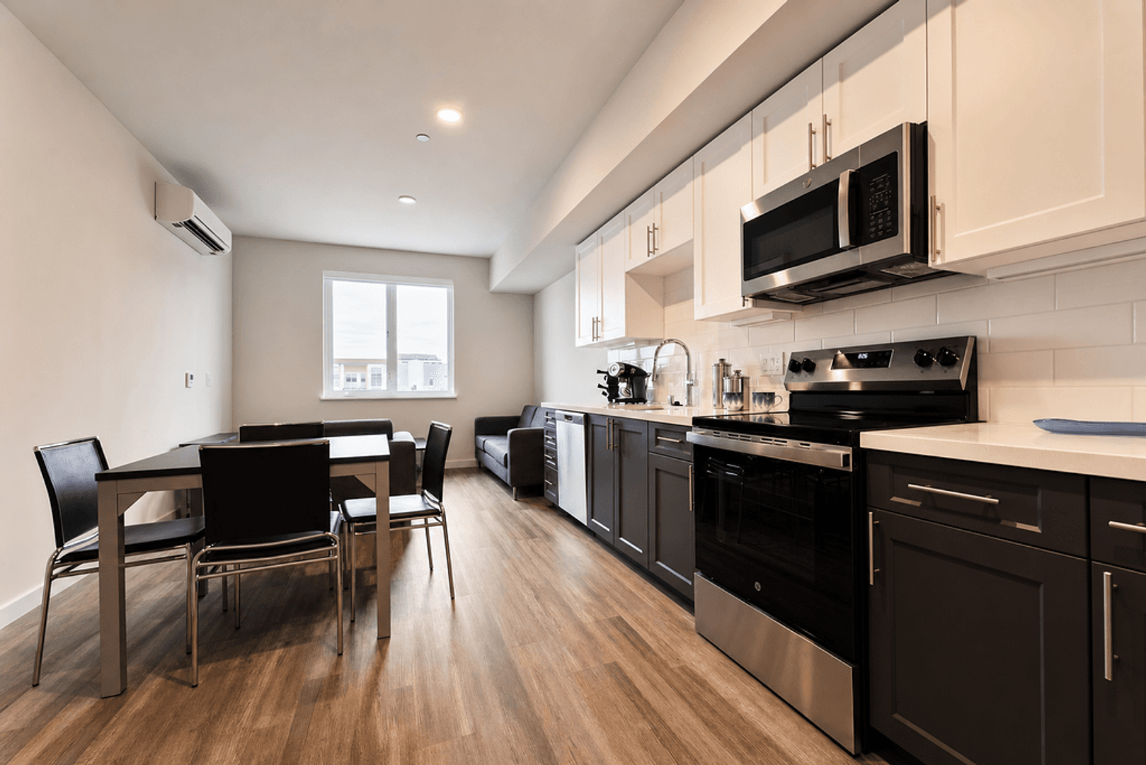 Berkeley Apartment: 2077 Haste St