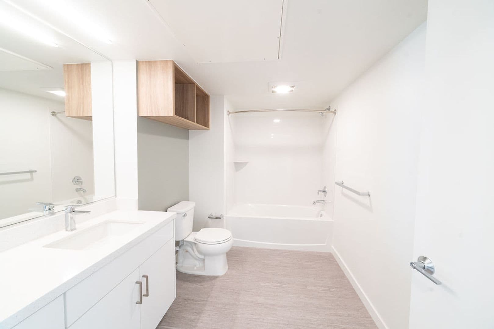 Berkeley Apartment: 2150 Kittredge St